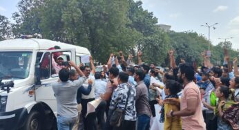Opposition to Jnana Saharika recruitment scheme | કાયમી શિક્ષકોની ભરતીની માંગ સાથે ગાંધીનગરમાં ટેટ-ટાટ પાસ ઉમેદવારોનાં ધરણાં પ્રદર્શન, પોલીસે ટીંગાટોળી કરી ઉમેદવારોની અટકાયત કરી