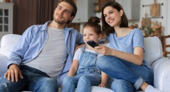 “Roku’s Meteoric Rise: Q3 Triumph, Cathie Wood’s Moves, and Analyst Outlook”